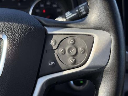 Used 2024 GMC Terrain SLT image 24