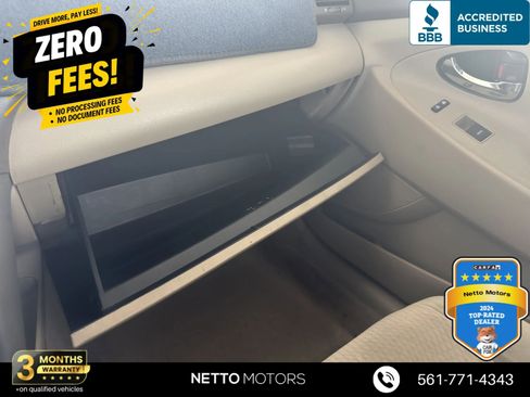 Used 2010 Toyota Camry LE FWD image 40