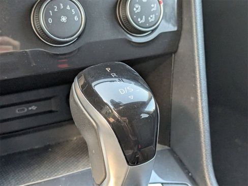 Used 2024 Volkswagen Tiguan S image 17