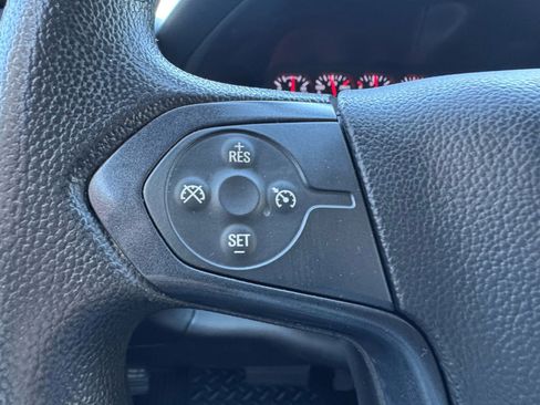 Used 2018 Chevrolet Silverado 1500 Custom w/ Custom Value Package image 17