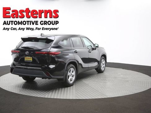 Used 2021 Toyota Highlander L AWD/4WD image 43