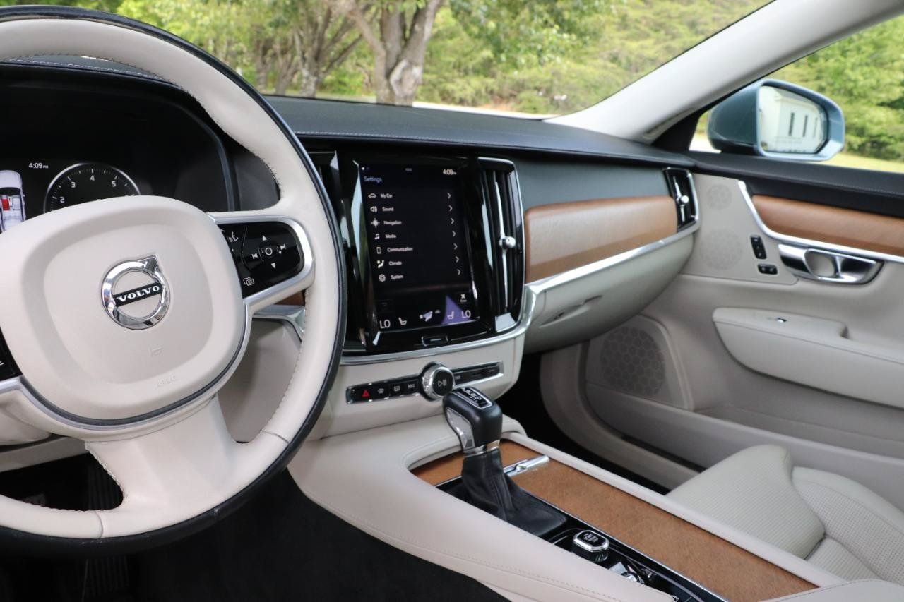 Used 2018 Volvo S90 T6 Inscription w/ Convenience Package AWD/4WD image 11