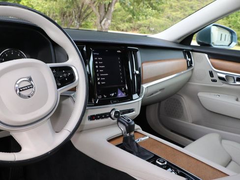 Used 2018 Volvo S90 T6 Inscription w/ Convenience Package AWD/4WD image 11