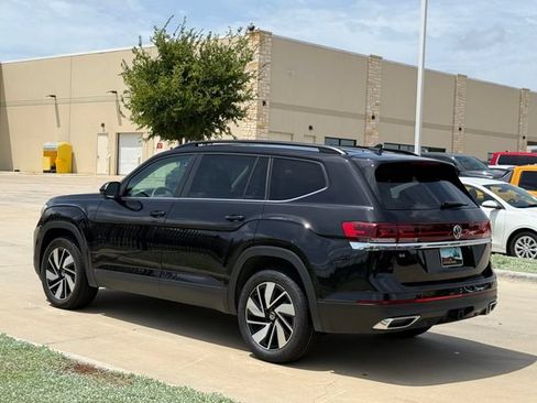 Used 2025 Volkswagen Atlas SE FWD image 8