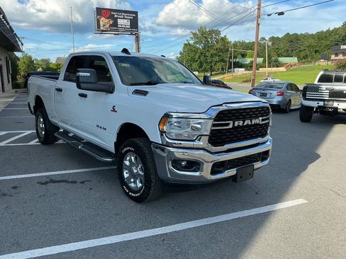 Used 2024 RAM 2500 Big Horn w/ Off Road Package AWD/4WD image 12