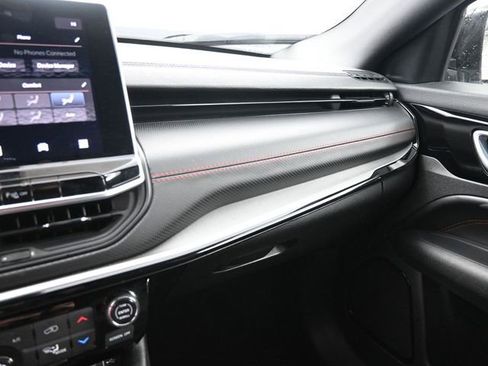 Used 2025 Jeep Compass Trailhawk image 30