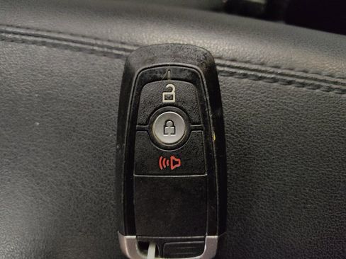 Used 2020 Ford Edge SE FWD image 32