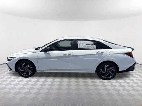 New 2025 Hyundai Elantra Sport image 8