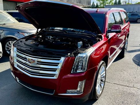 Used 2018 Cadillac Escalade ESV Platinum RWD image 8
