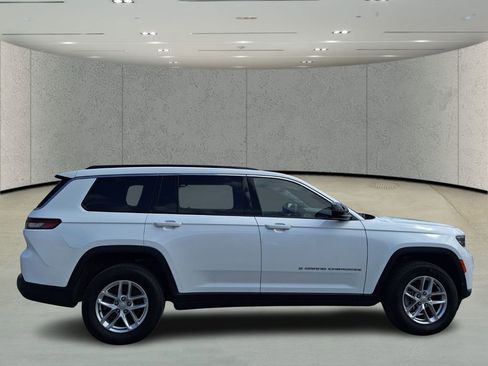 Used 2025 Jeep Grand Cherokee L Laredo w/ Luxury Tech Group I AWD/4WD image 6