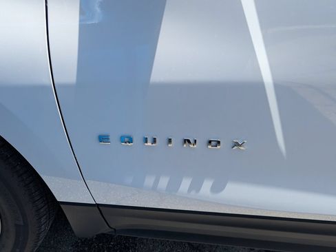 Used 2024 Chevrolet Equinox LT FWD image 7