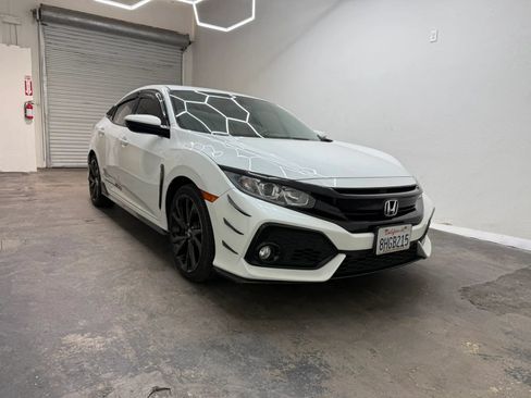 Used 2018 Honda Civic Sport image 1
