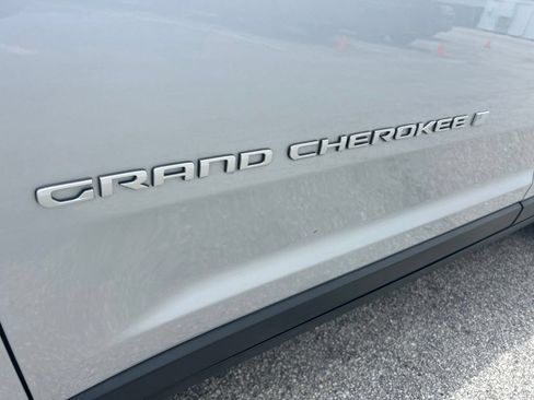Used 2024 Jeep Grand Cherokee Laredo X w/ Luxury Tech Group I AWD/4WD image 20