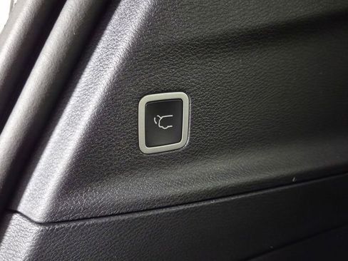 New 2026 Chrysler Pacifica Select image 11