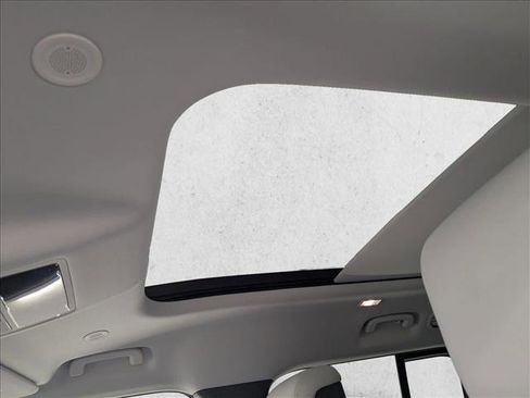 New 2025 Land Rover Defender 130 S image 22