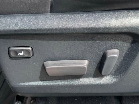 Used 2019 Toyota Tundra Platinum image 30