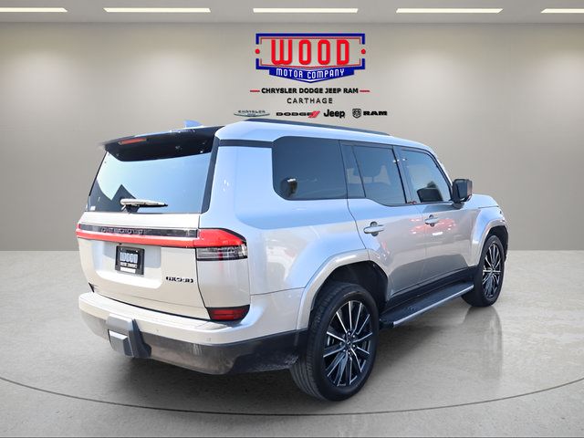 Used 2024 Lexus GX 550 w/ Accessory Package (2T) AWD/4WD image 3