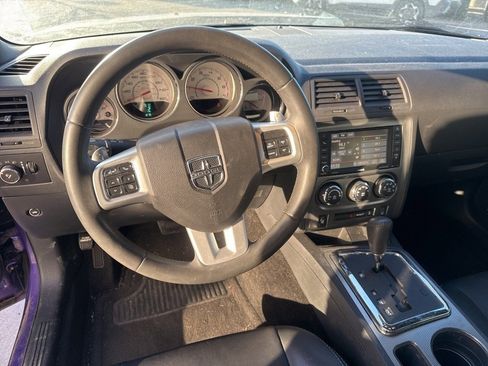 Used 2013 Dodge Challenger R/T image 10