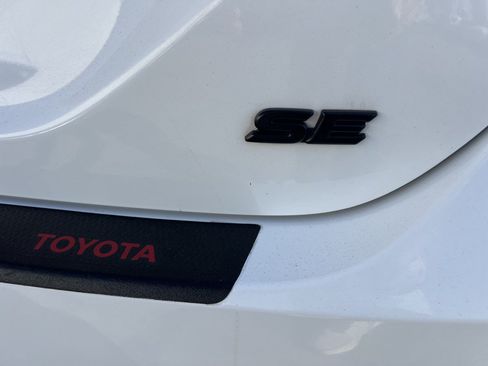 Used 2021 Toyota Camry SE w/ TRD Appearance Package (TMS) FWD image 10