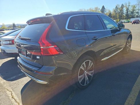 Used 2022 Volvo XC60 T8 Inscription w/ Advanced Package image 2
