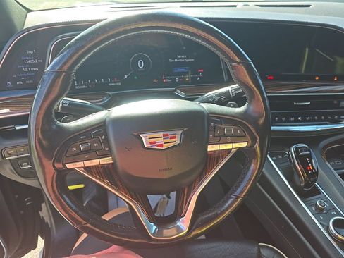 Used 2021 Cadillac Escalade Premium Luxury w/ Performance Package AWD/4WD image 19