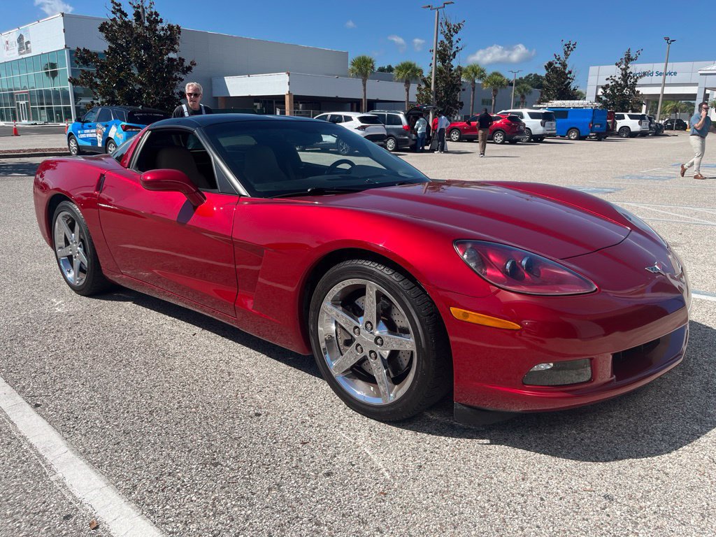 Used 2005 Chevrolet Corvette Coupe w/ Preferred Equipment Group RWD image 1