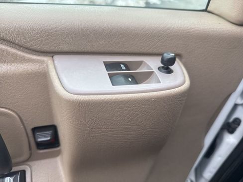 Used 2019 Chevrolet Express 2500 w/ Driver Convenience Package image 12