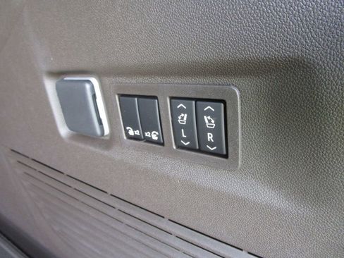 New 2026 GMC Yukon XL Elevation w/ Elevation Premium Package AWD/4WD image 39