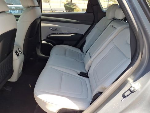 Used 2025 Hyundai Tucson Limited FWD image 14