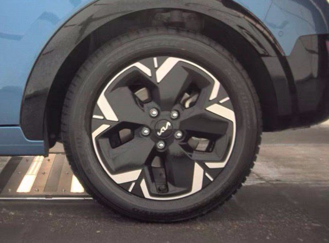 Certified 2023 Kia Niro Wave FWD image 18