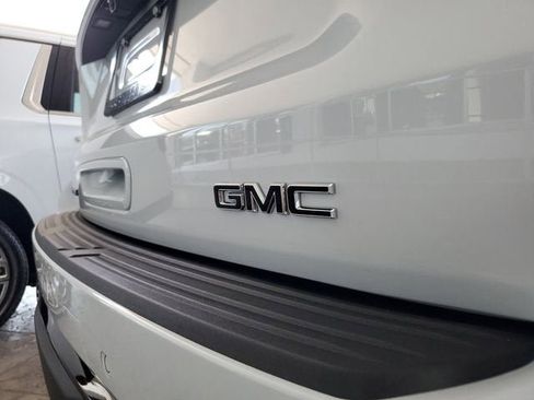 New 2026 GMC Yukon XL Denali w/ Sun & Power Step Package AWD/4WD image 7