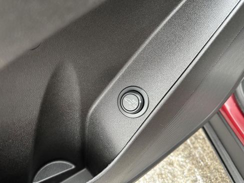 Used 2021 Chevrolet Equinox LT image 19