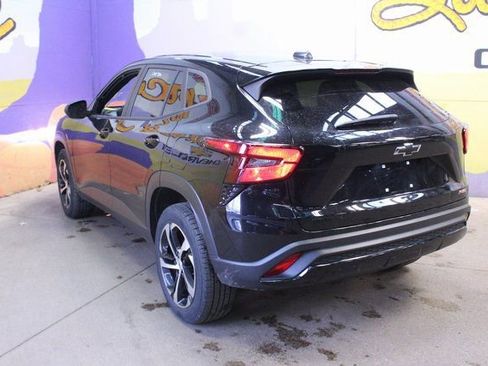Used 2024 Chevrolet Trax RS w/ Driver Confidence Package image 6