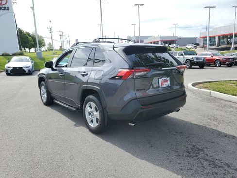 Certified 2021 Toyota RAV4 XLE w/ Convenience Package AWD/4WD image 3