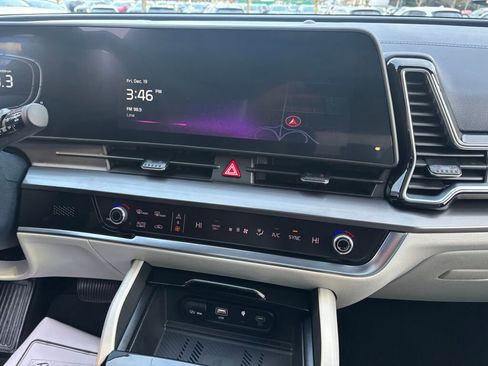 Certified 2024 Kia Sportage EX w/ EX Premium Package image 17