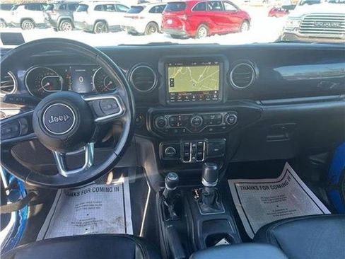 Used 2022 Jeep Wrangler Unlimited Sahara image 40