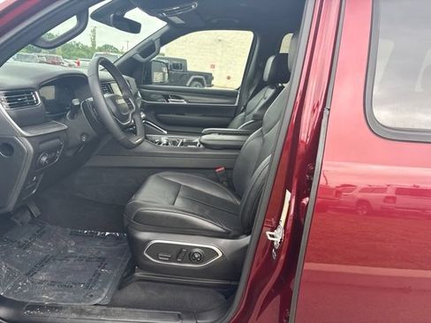 Used 2024 Jeep Wagoneer Series II w/ Flexible Seating Group AWD/4WD image 59
