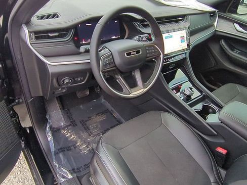 New 2026 Jeep Grand Cherokee Altitude AWD/4WD image 12