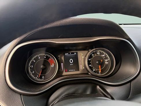 Used 2022 Jeep Cherokee Latitude w/ Sun & Sound Group image 15