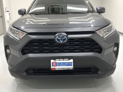 Used 2020 Toyota RAV4 XLE w/ XLE Grade Weather Package AWD/4WD image 6
