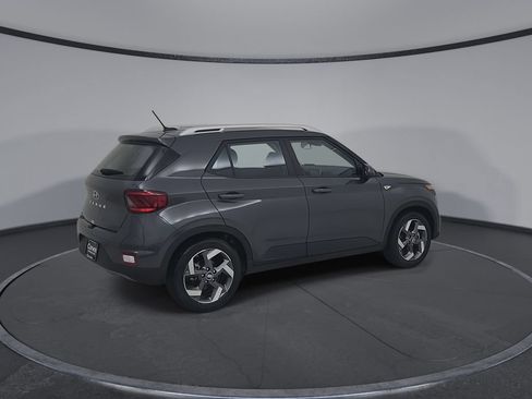 Used 2025 Hyundai Venue SEL FWD image 16