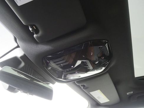 Used 2025 BMW i5 xDrive40 w/ Executive Package image 24