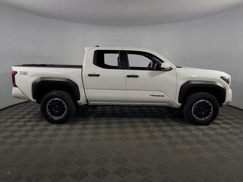 Used 2024 Toyota Tacoma TRD Off-Road AWD/4WD image 10