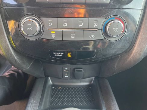 Used 2016 Nissan Rogue S FWD image 10