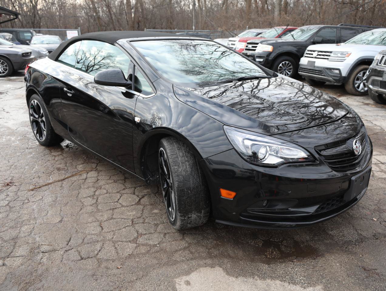 Used 2018 Buick Cascada Sport Touring w/ Dark Effects Package FWD image 4