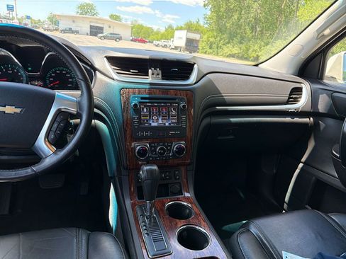 Used 2013 Chevrolet Traverse LT FWD image 23