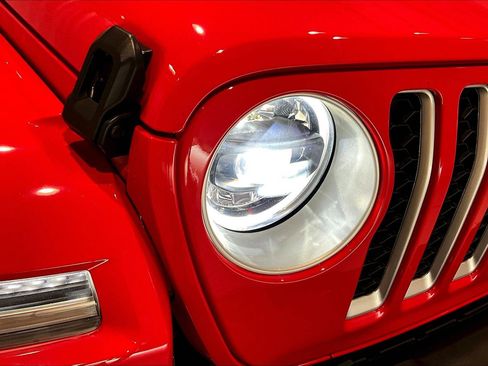 Used 2023 Jeep Wrangler Sahara w/ Cold Weather Group image 32