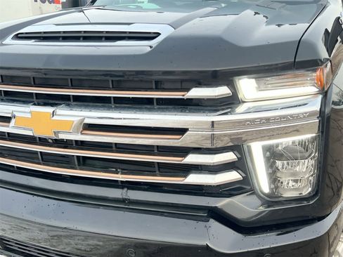Used 2022 Chevrolet Silverado 2500 High Country image 11