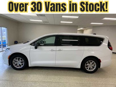 Used 2024 Chrysler Pacifica Touring-L