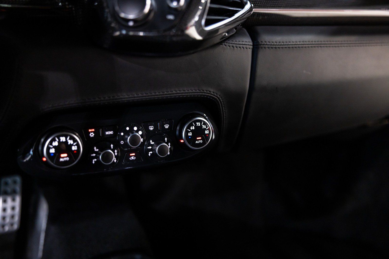Used 2011 Ferrari 458 Italia Coupe RWD image 53